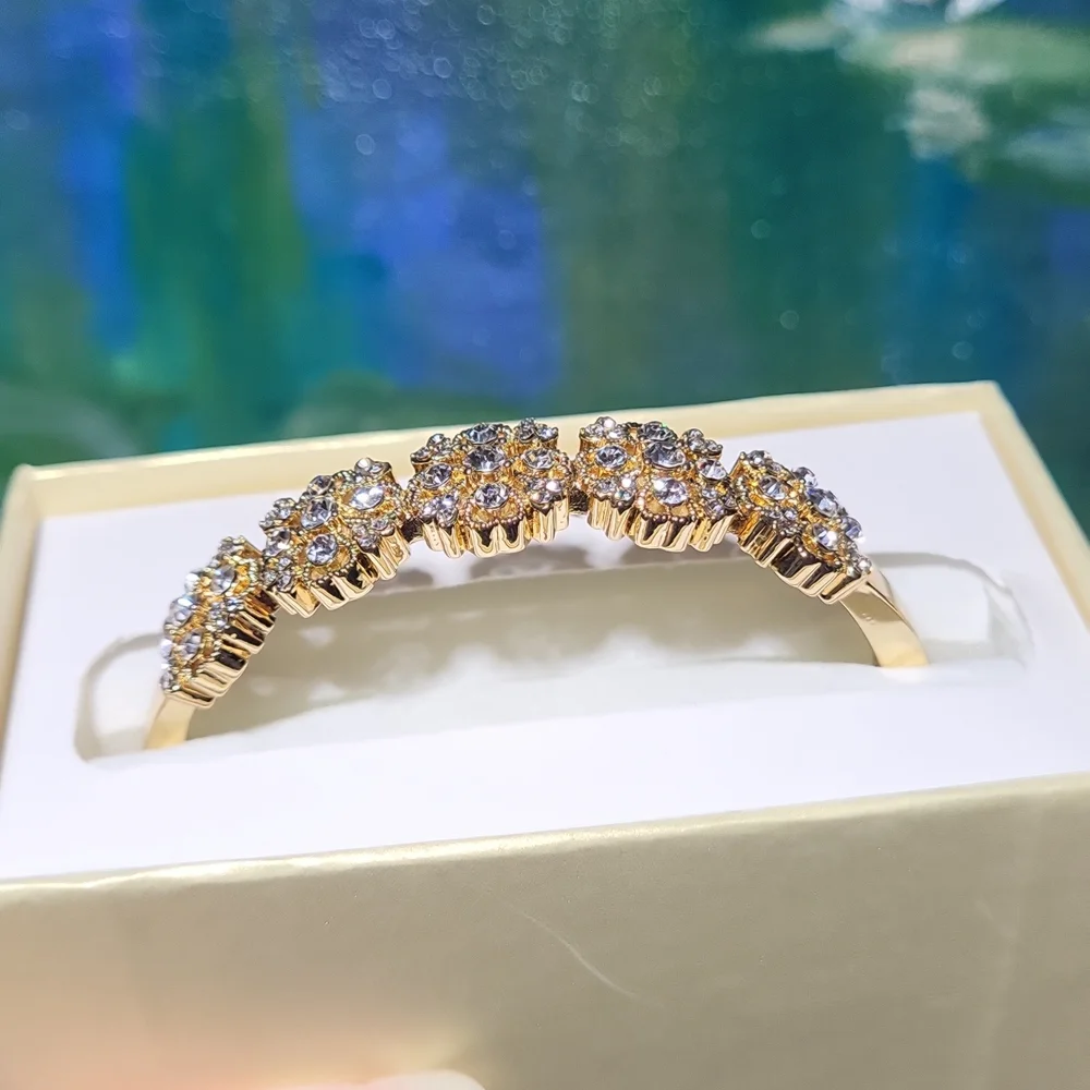 NWT 🎁 NIB Beautiful Bracelet - Picture 4 of 12